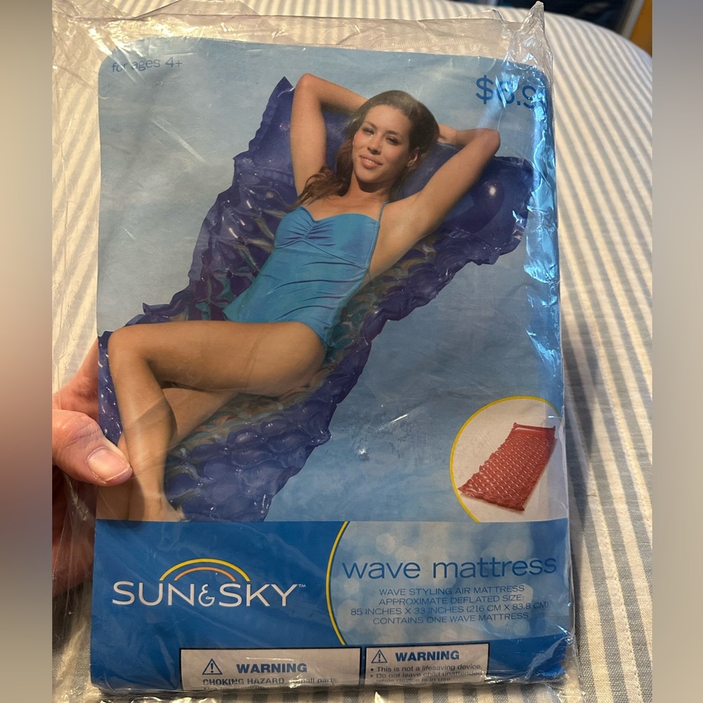 Sun & Sky Pool‎ Wave Mattress 85" X 33" Red Float And Relax Packable Vacations